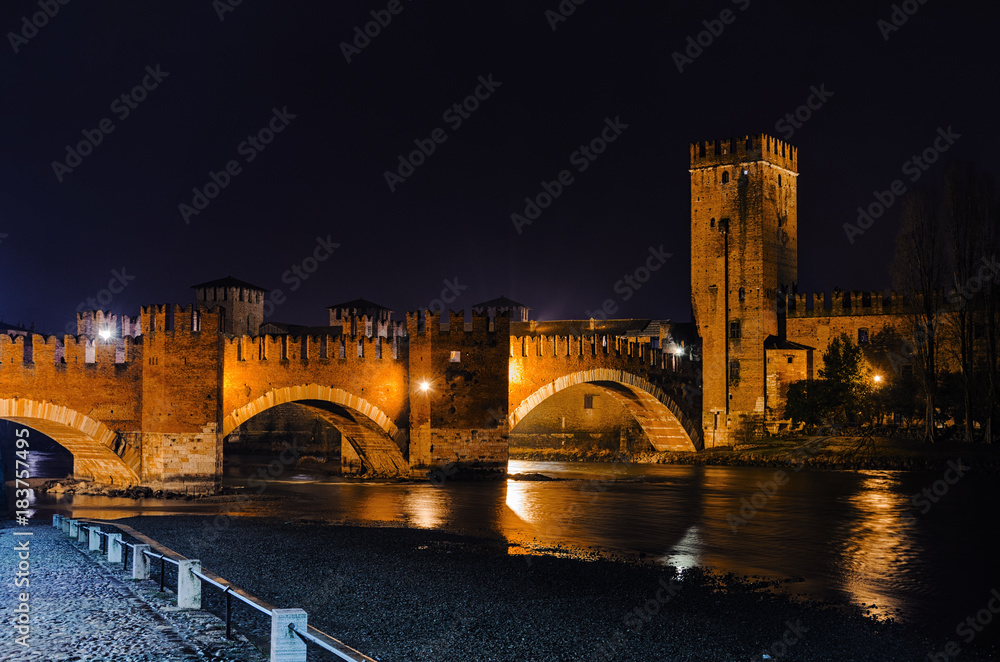 Ponte di Castelvecchio di sera