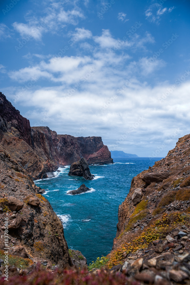 Steilküste Madeira trail - lavada trails on westcoast of maderian ocean side