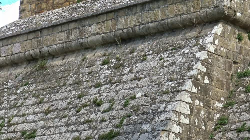 4K Italia, Basilicata, Castello di Lagopesole, IX secolo, di origine saracena e normanna. 4K Italia, Basilicata, Castello di Lagopesole, IX secolo, di origine saracena e normanna.