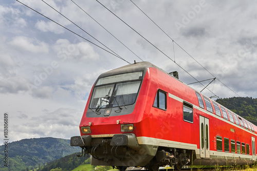 Regionalzug im Schwarzwald