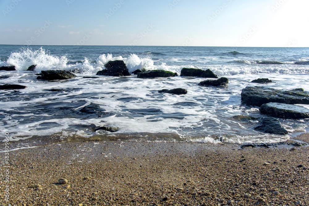  sea ​​waves of stones