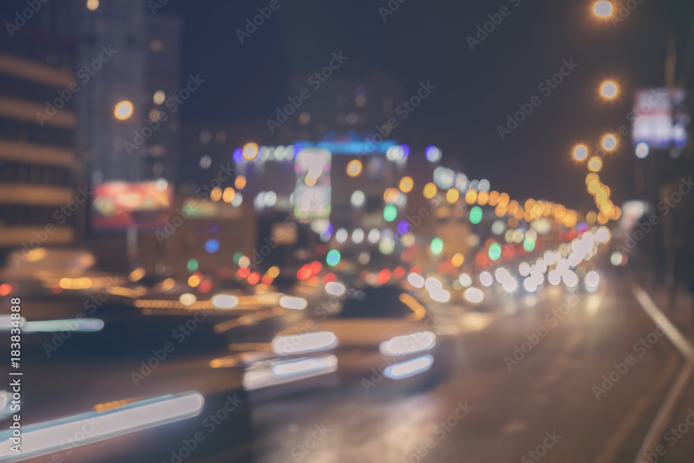 Giao thông đêm luôn là một chủ đề thú vị và đầy bất ngờ. Hãy chiêm ngưỡng những hình ảnh tuyệt đẹp của phố đèn đêm với những chiếc ô tô và đèn xe đầy màu sắc. 