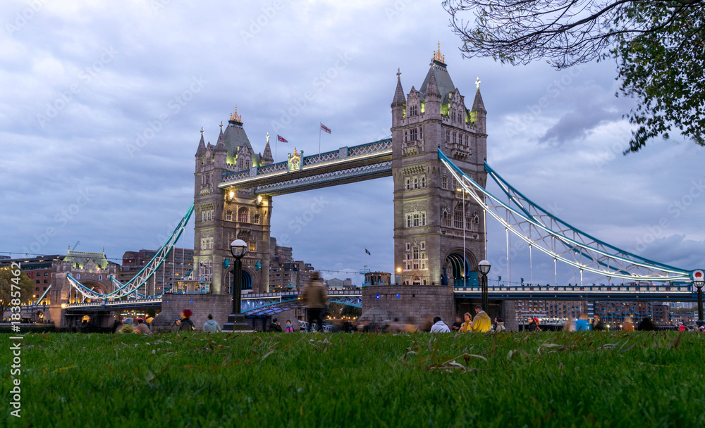 Fototapeta premium London Tower Bridge evening view