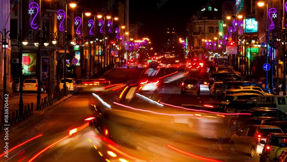 Evening Vladivostok on the eve of New Year's holidays. Central Street of Vladivostok. VLADIVOSTOK, DECEMBER. 2018 Evening Vladivostok on the eve of New Year's holidays. Central Street of Vladivostok. VLADIVOSTOK, DECEMBER. 2018