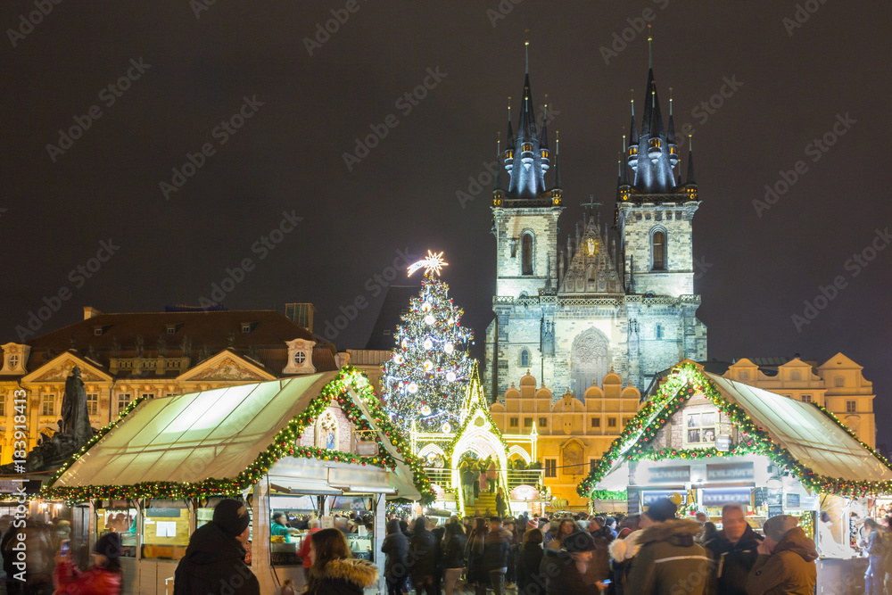 Obraz premium Christmas Markets in Prague on the Old Town Square.