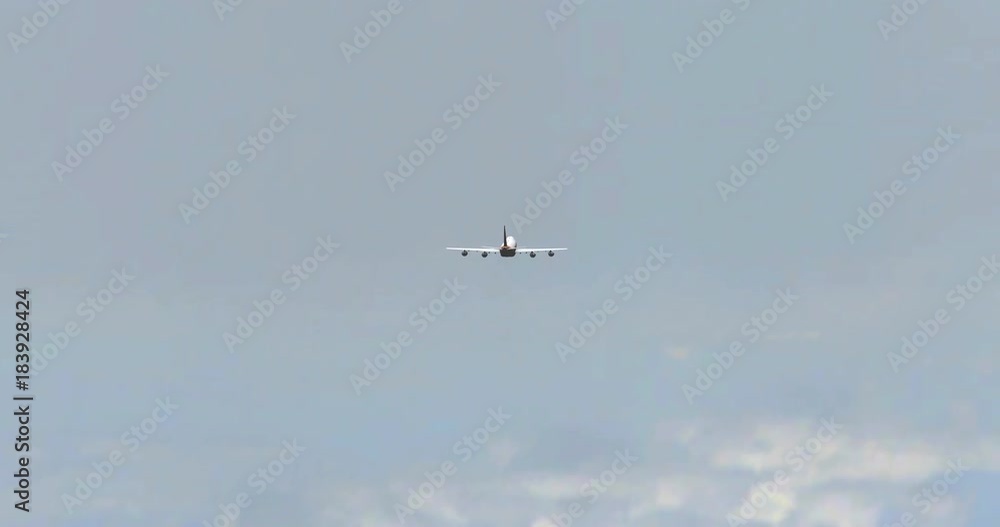 Jumbo Jet Fly's Through Sky Jumbo Jet Fly's Through Sky