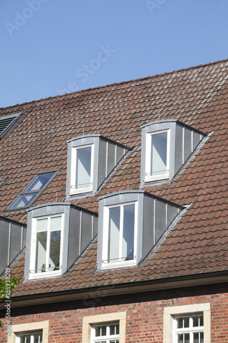 Wallpaper Mural Dachfenster, Dach Torontodigital.ca