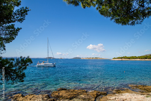 Fototapeta Naklejka Na Ścianę i Meble -  traumhafte Buchten und Natur auf den Inseln Kroatiens
