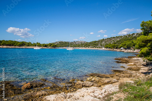 traumhafte Buchten und Natur auf den Inseln Kroatiens © st1909