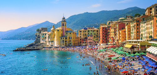 Papier peint photo Ligurie Plage méditerranéenne de Camogli en Ligurie  © Boris Stroujko