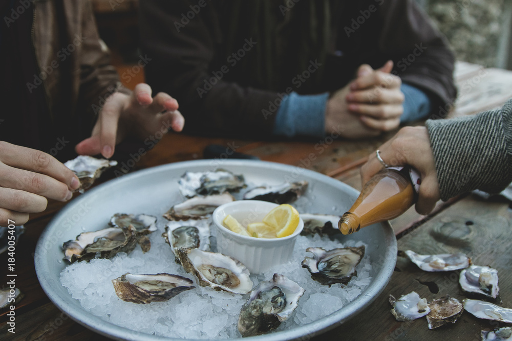 Raw oysters Raw oysters