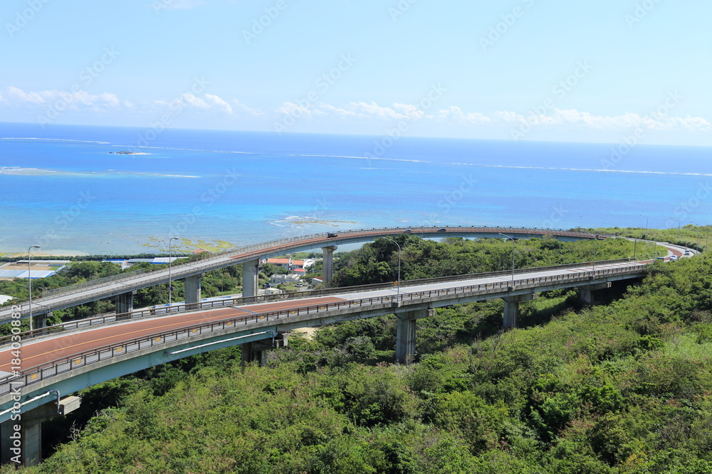 沖縄の絶景　ニライカナイ橋