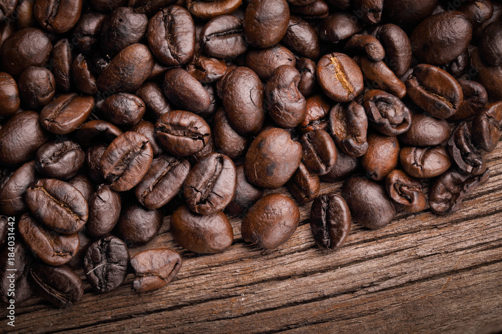 Fototapeta premium roasted coffee beans, can be used as a background