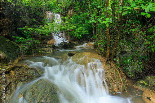 Fototapeta Naklejka Na Ścianę i Meble -  Erawan waterfall, Beautiful waterwall in nationalpark of Kanchanaburi province, ThaiLand.