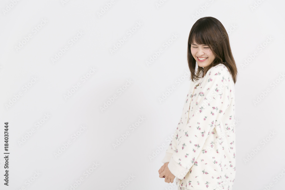 パジャマの女性 パジャマの女性