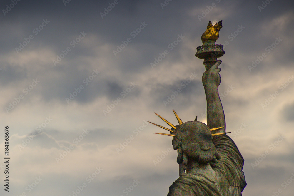 Fototapeta premium Statue of Liberty Paris