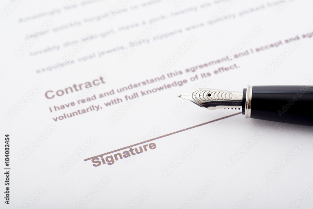Fototapeta premium signaure for contract with fountain pen