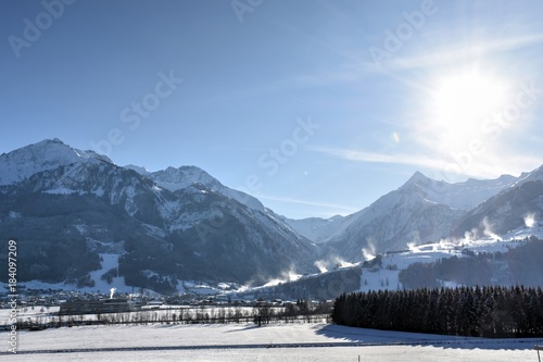 Kaprun, Pinzgau, Schneekanone, Beschneiung, Piste, Schipiste, präparieren, Salzachtal, Schaufelberg, Sonne, HDR, Kunstschnee, Wald, Wintersport photo