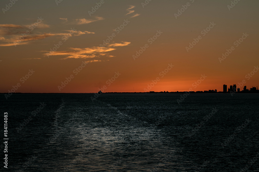 When the Sun Goes Down When the Sun Goes Down