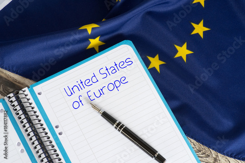 Flagge der EU und die Idee der Vereinigten Staaten von Europa photo