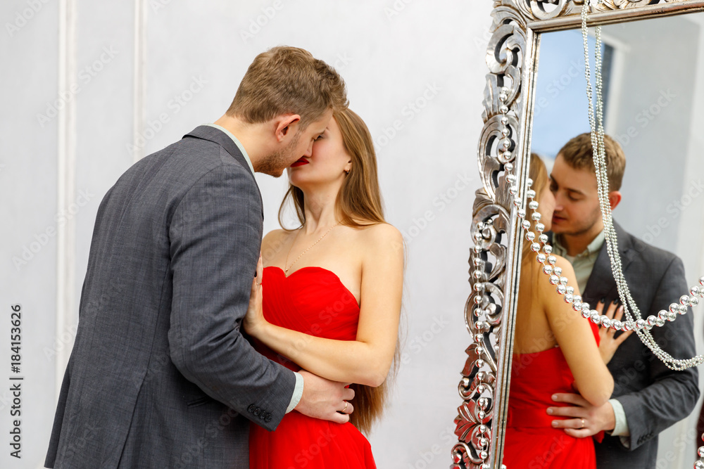 Couple Selfies Mirror Dress