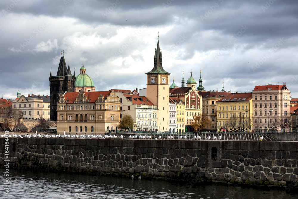Fototapeta premium Vue sur le Musée Smetana, Dôme de l'église Saint-François et tour de la vieille ville Pont, Vieille ville (Stare Mesto), Prague, Bohême, République tchèque, Europe