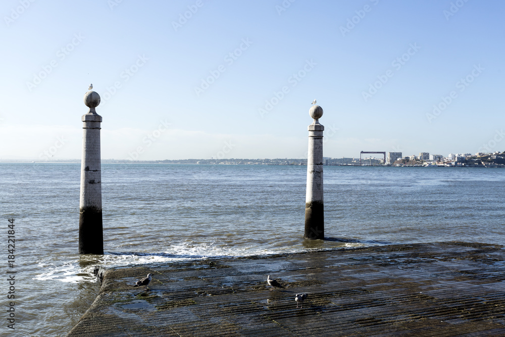 Fototapeta premium Lisbon Columns Pier