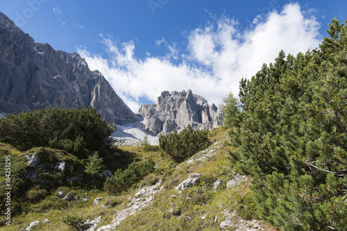 Italien, Dolomiten, Hochpustertal, Naturpark Drei Zinnen, Blick zum Papernkofel.
