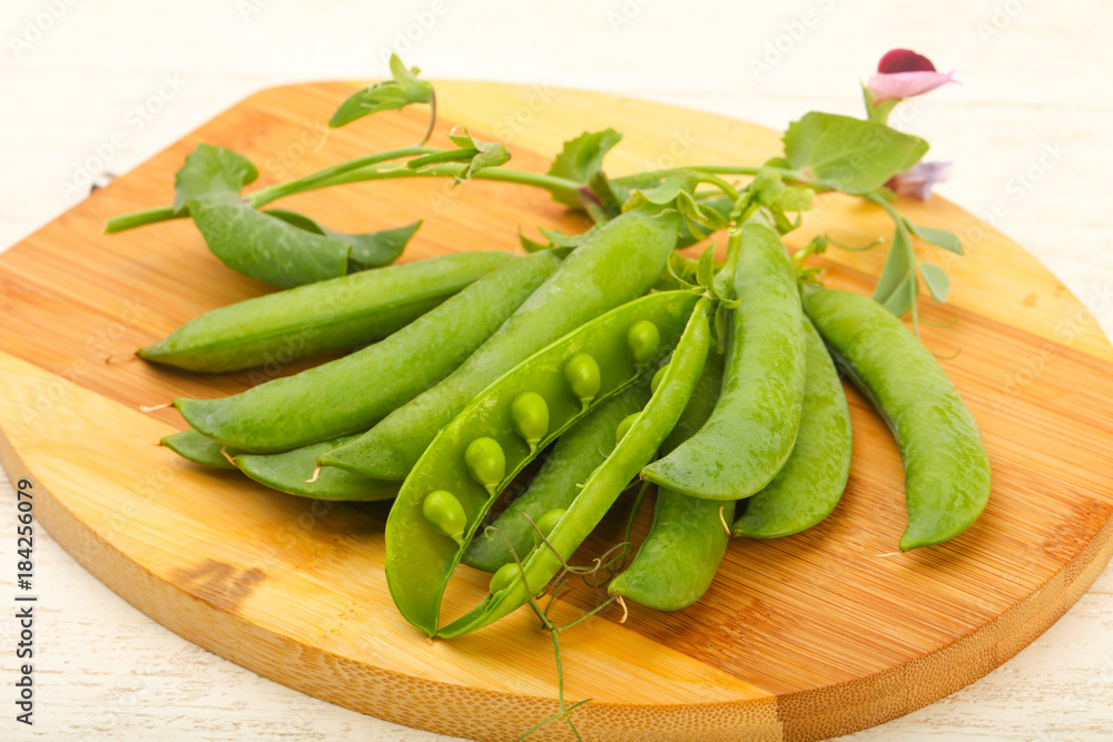 Ripe green peas