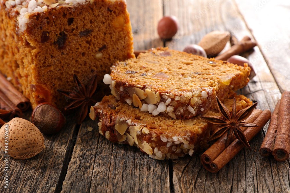 Fototapeta premium gingerbread cake with spices