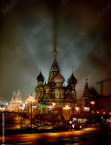 Canvas Print Cathedral of the Basil of Blessed at night in Moscow in winter with beautiful ba