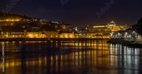 Porto bei Nacht © Gerd