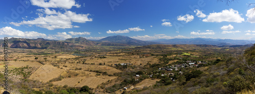 Fototapeta Naklejka Na Ścianę i Meble -  Panorama of a Mexican valley on a sunny day
