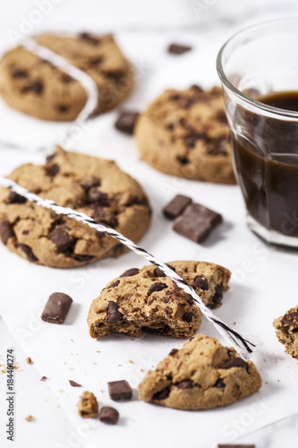 Cookies with dark chocolate chips and coffee.