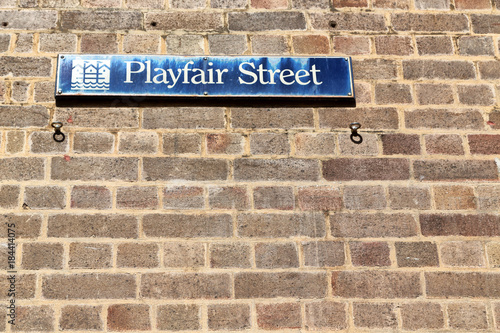  in the wall the sign of playfair street photo