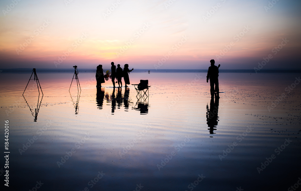 Fototapeta premium sunset and photo shoot in salt lake