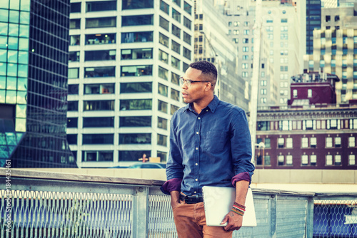 Canvas Print African American college student studying in New York