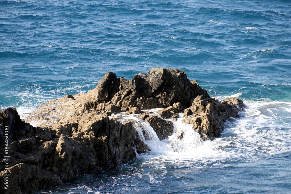 Beautiful Waves of the Atlantic Ocean Beautiful Waves of the Atlantic Ocean