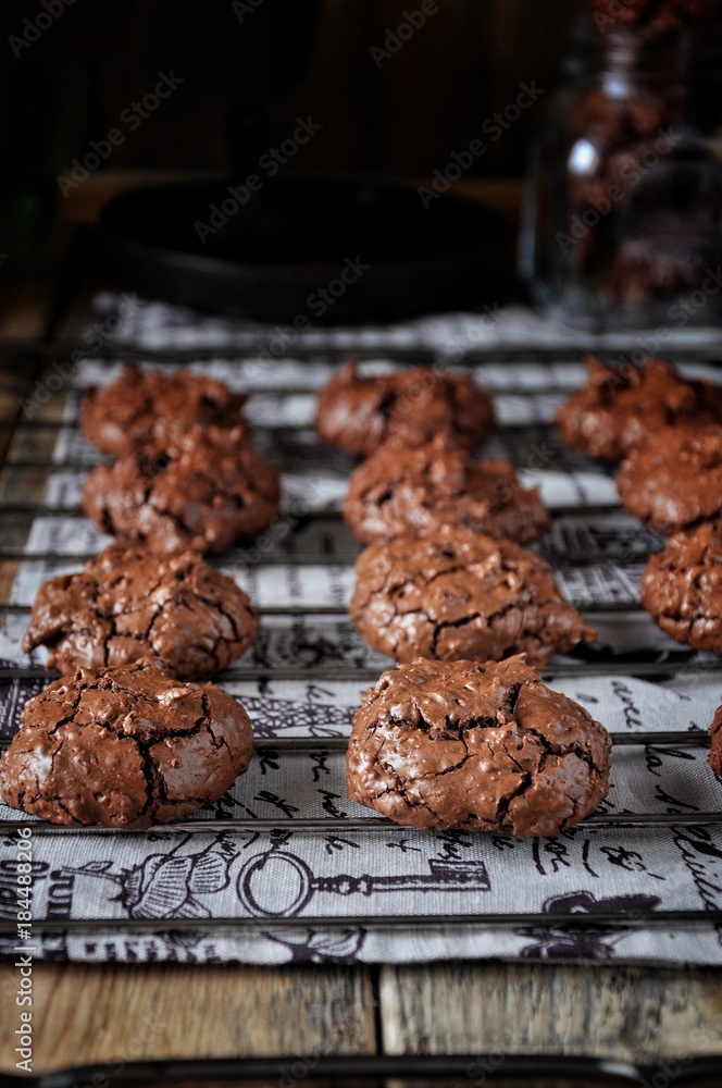 Fototapeta premium Chocolate biscuits with cracks