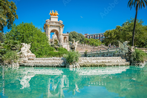 Fototapeta Fountain Park Ciutadella ( Parc de la Ciutadella ) in Barcelona, Catalonia, Spai