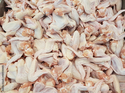raw chicken wings in market
