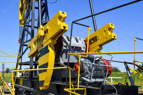 Wallpaper Mural Balance weight and reducer the pumping unit of an oil well. Torontodigital.ca