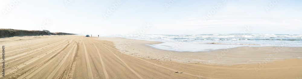 Naklejka premium 千里浜なぎさドライブウェイ