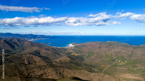 Obraz na płótnie Photo aérienne de Llanca et La Selva de Mar depuis le parc naturel Cap de Creus