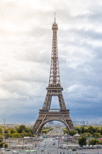 Fototapeta Naklejka Na Ścianę i Meble -  Front view of the Eiffel Tower