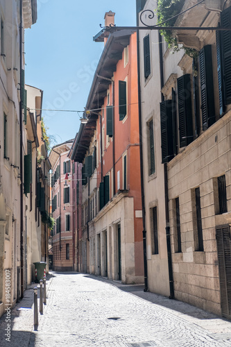 Fototapeta Naklejka Na Ścianę i Meble -  View of building on the street in Verona, Italy
