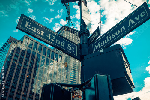 Tela intersection rues New York