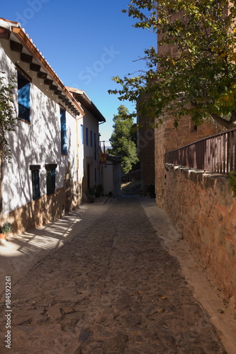 Calle de pueblo photo