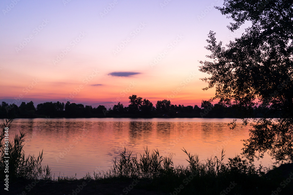 Obraz premium Sunset on the lake