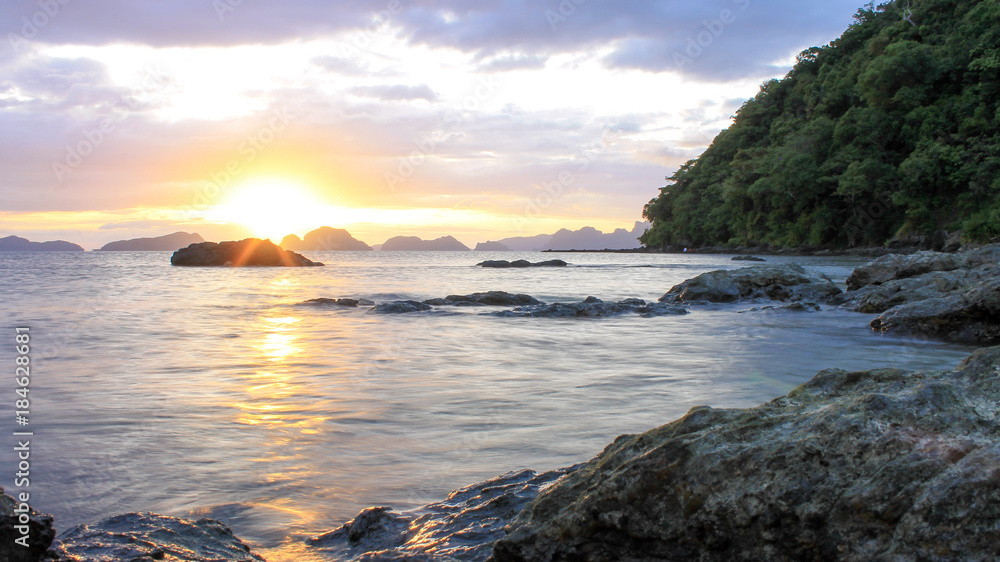 Obraz premium Sundown at Depeldet Island